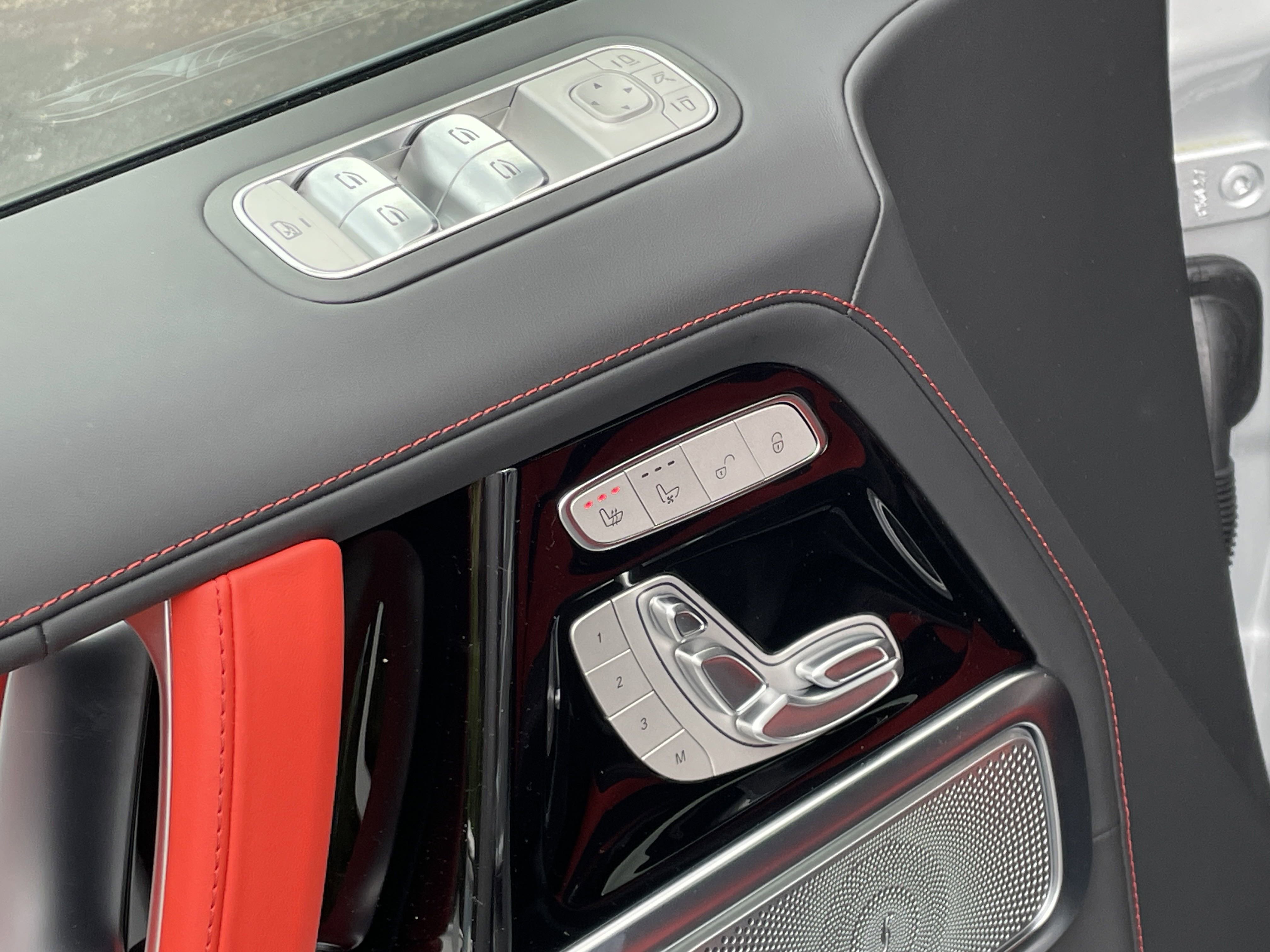 2025 Mercedes Benz G AMG 63 photo 3