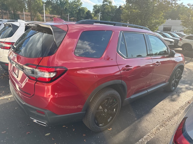 2025 Honda Pilot Black Edition photo 7