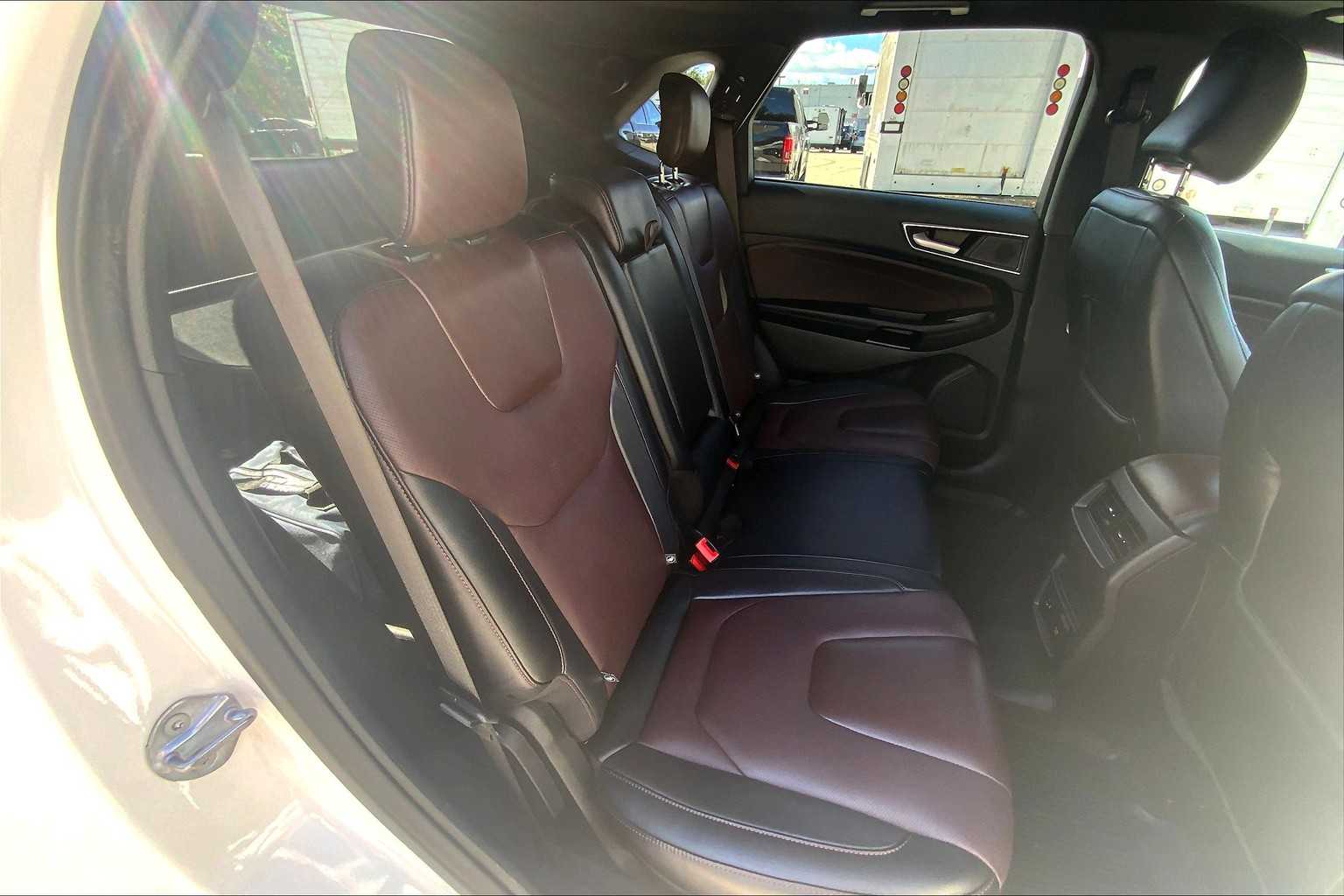2022 Ford Edge Titanium photo 17
