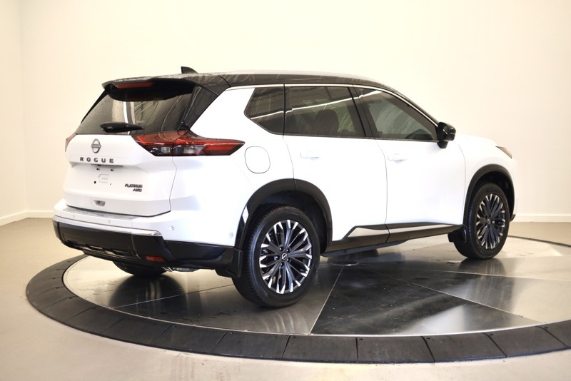2024 Nissan Rogue Platinum photo 3