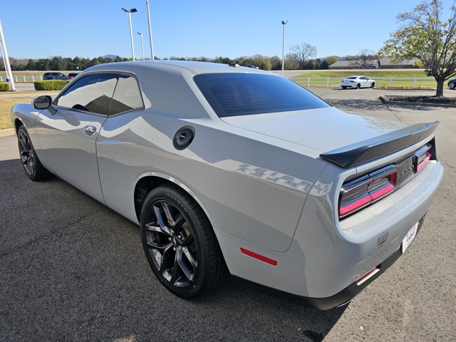 2021 Dodge Challenger SXT photo 4