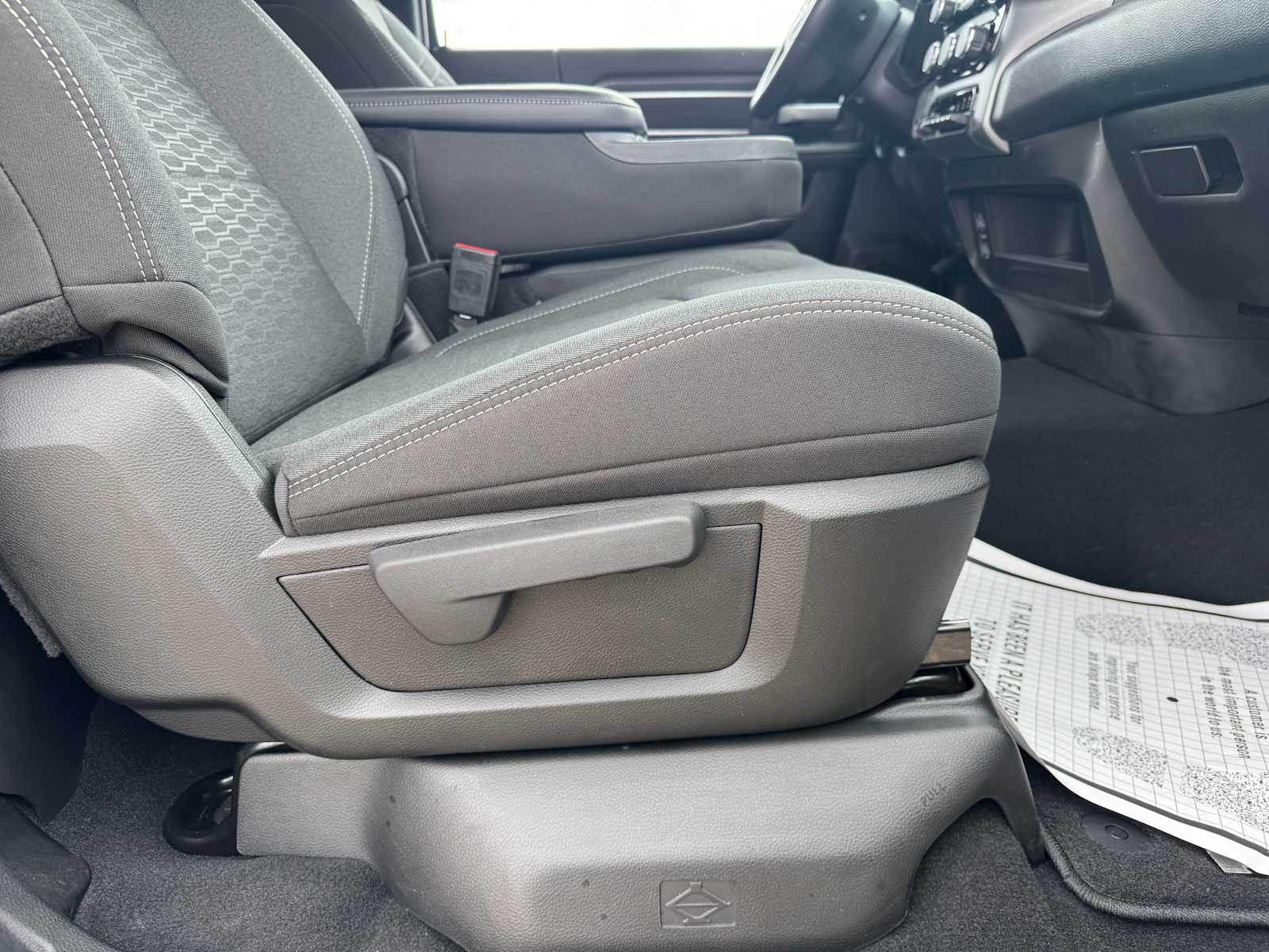 2025 Ram 2500 Big Horn photo 17