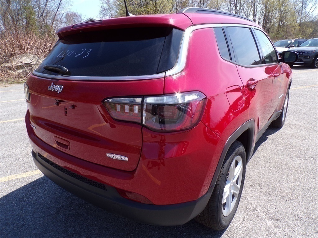 2023 Jeep Compass Latitude photo 6