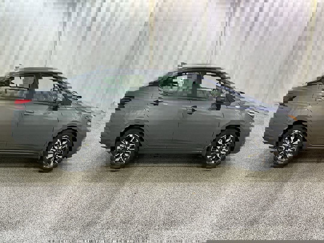 2025 Nissan Versa SV photo 4
