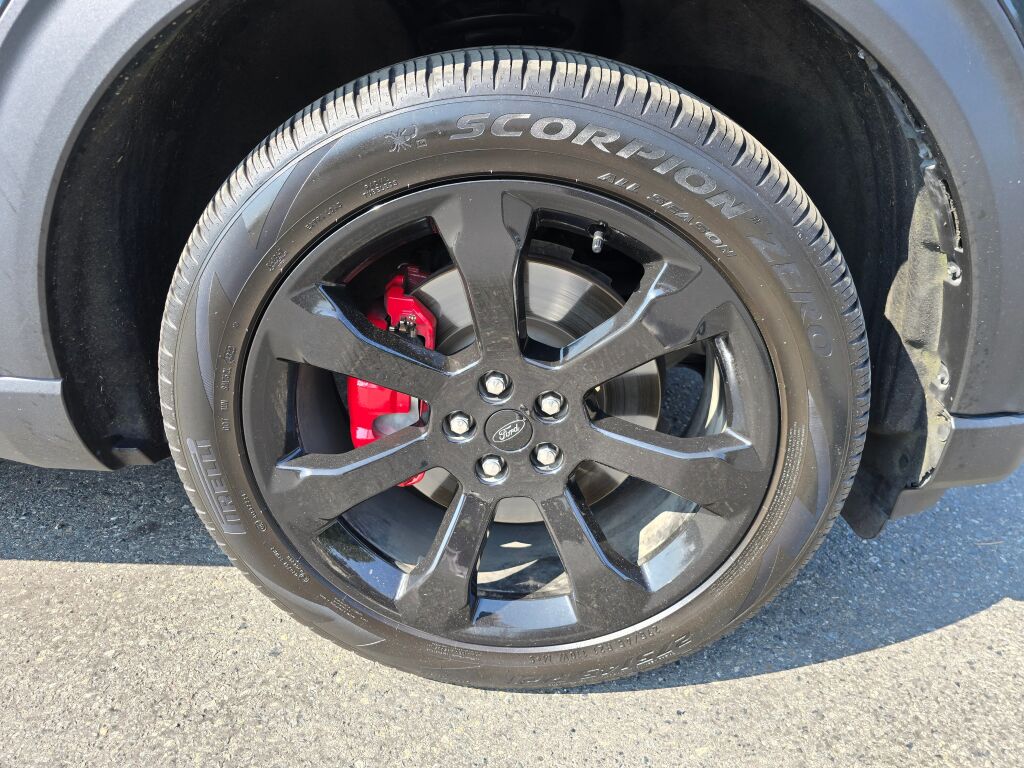 2023 Ford Explorer ST photo 8