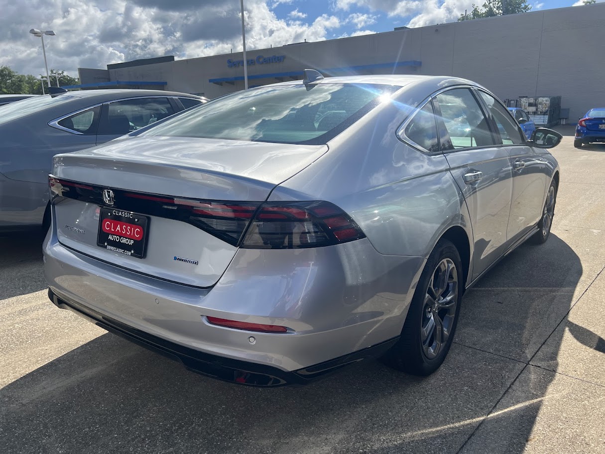 2025 Honda Accord Hybrid EX-L photo 3