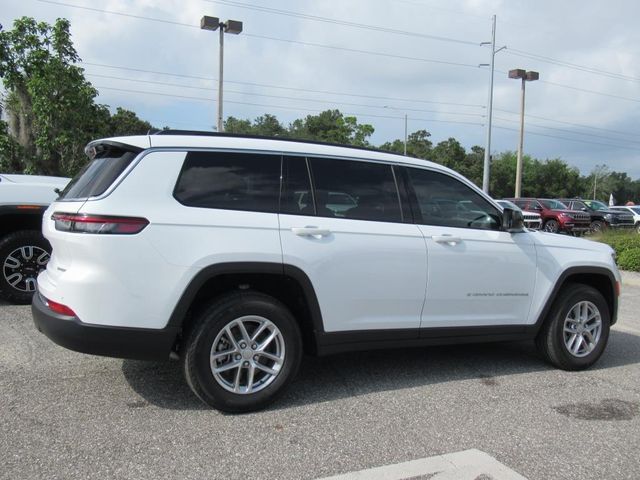 2025 Jeep Grand Cherokee Laredo photo 6