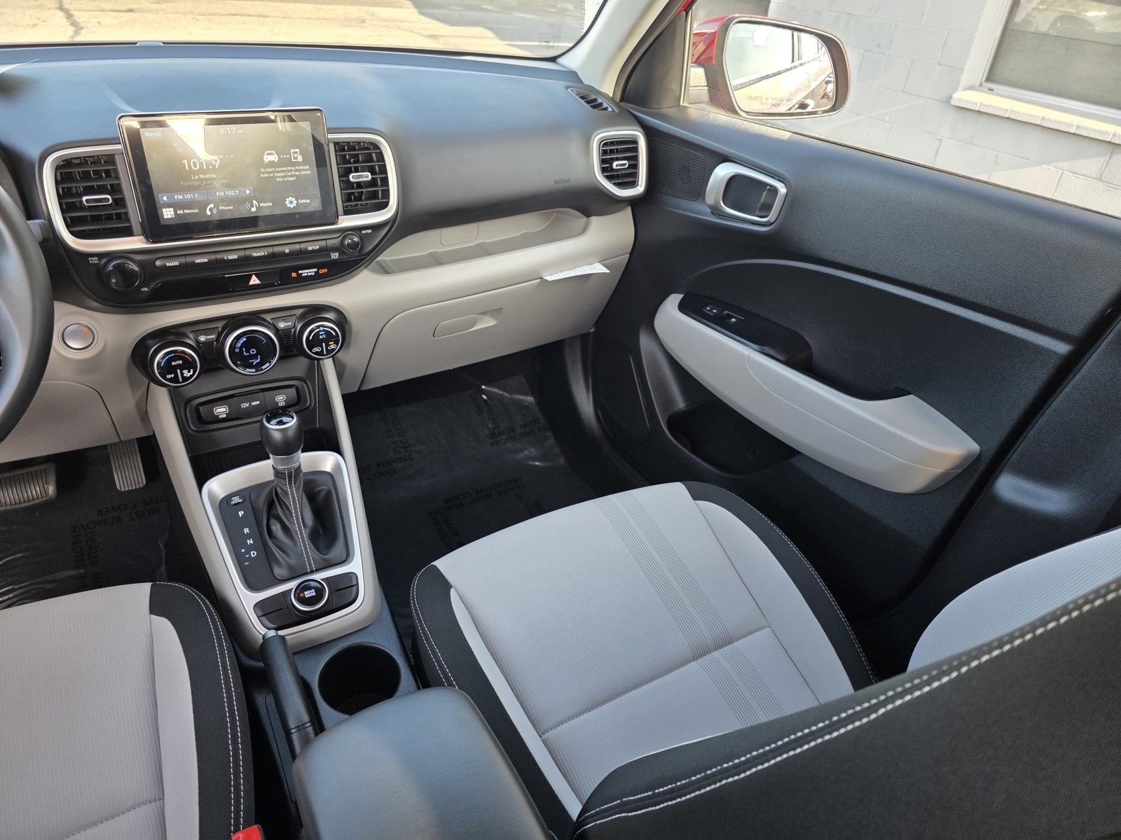 2024 Hyundai Venue SEL photo 15