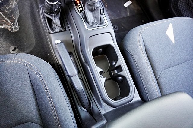 New 2025 Black Clear-Coat Exterior Paint Jeep Sport S image 38