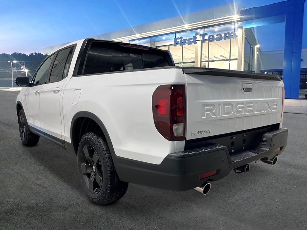 2025 Honda Ridgeline Black Edition photo 2