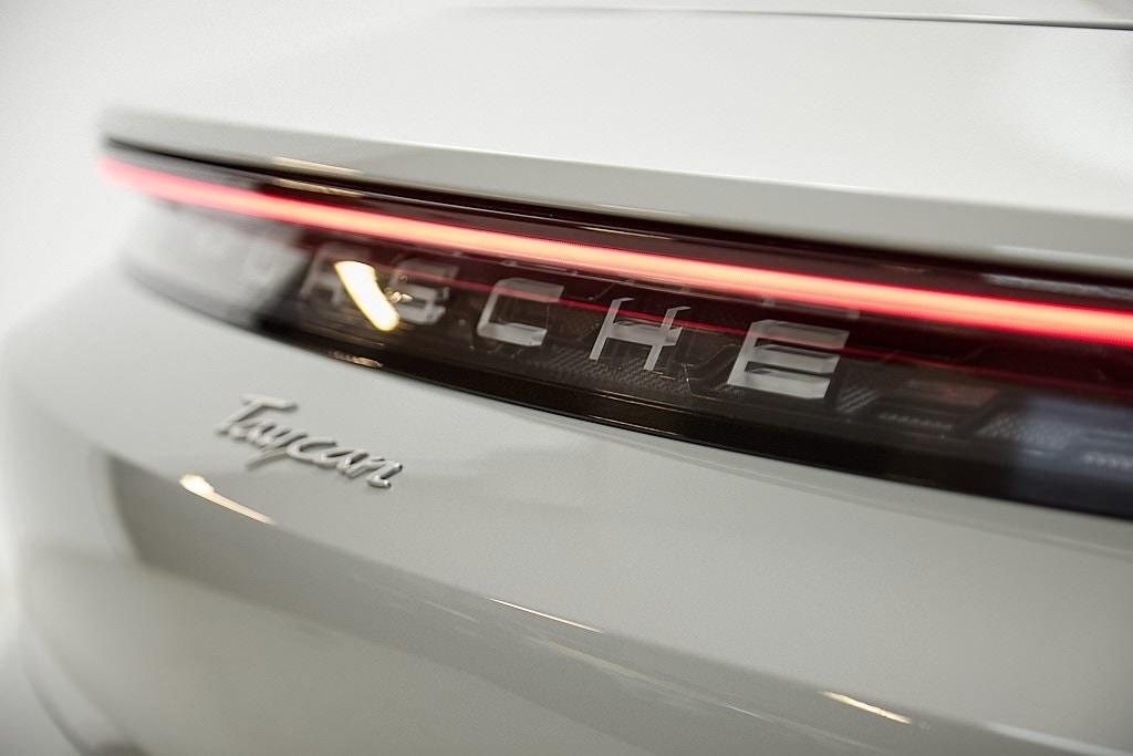 2022 PORSCHE TAYCAN - Image 14