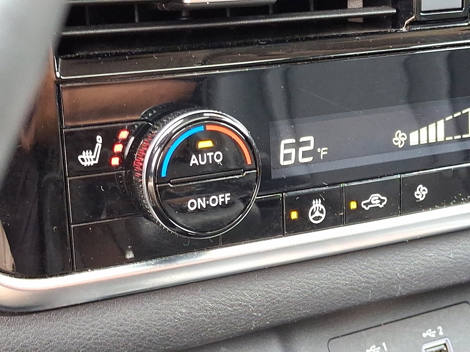 2022 Nissan Rogue SV photo 23