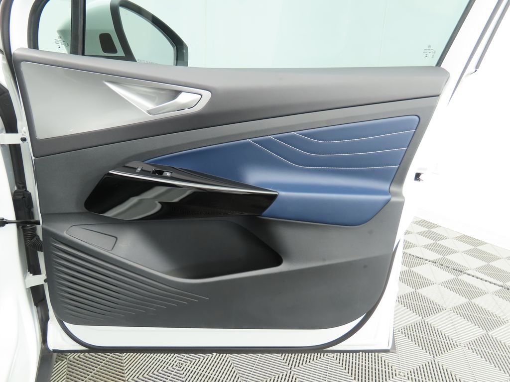 2024 Volkswagen ID.4 S photo 26