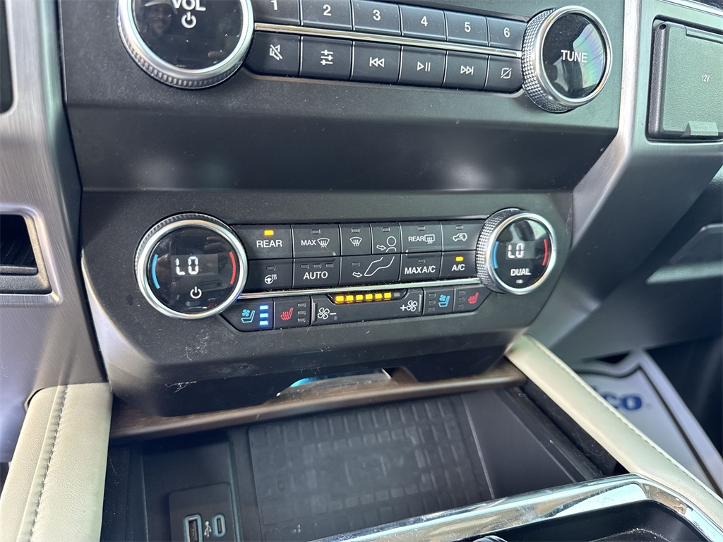 2021 Ford Expedition MAX Platinum photo 18
