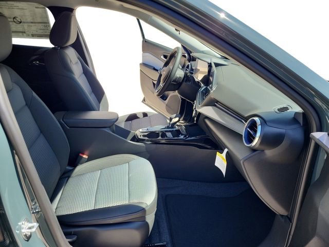 2025 Chevrolet Trax LT photo 24