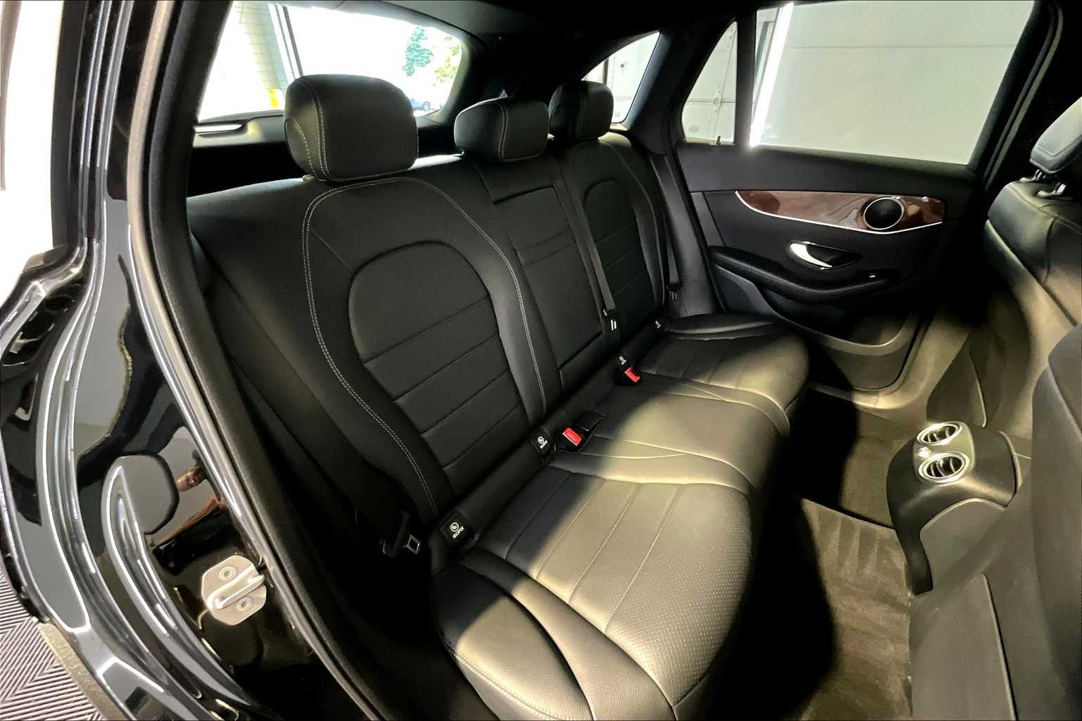 2019 Mercedes Benz GLC 300 4MATIC photo 16
