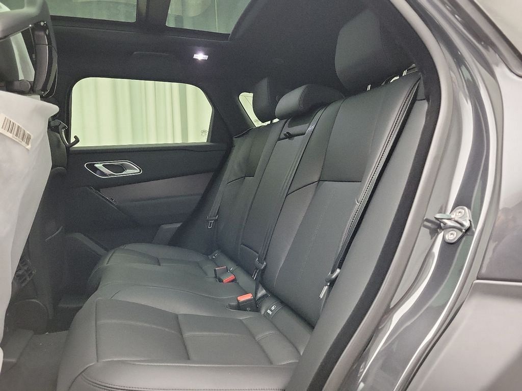 2025 Land Rover Range Rover Velar SE photo 4