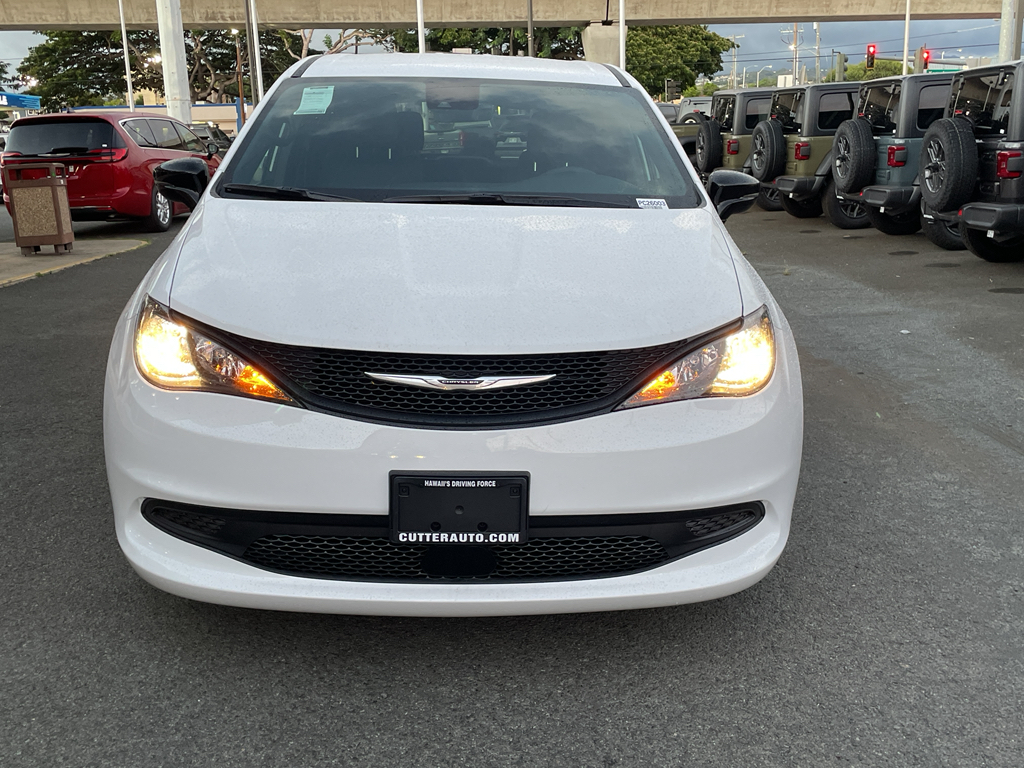 2026 Chrysler Voyager LX