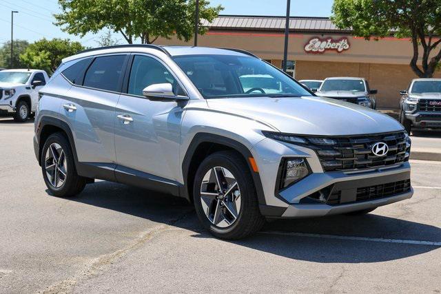 New 2025 Silver Hyundai SEL Convenience FWD image 1