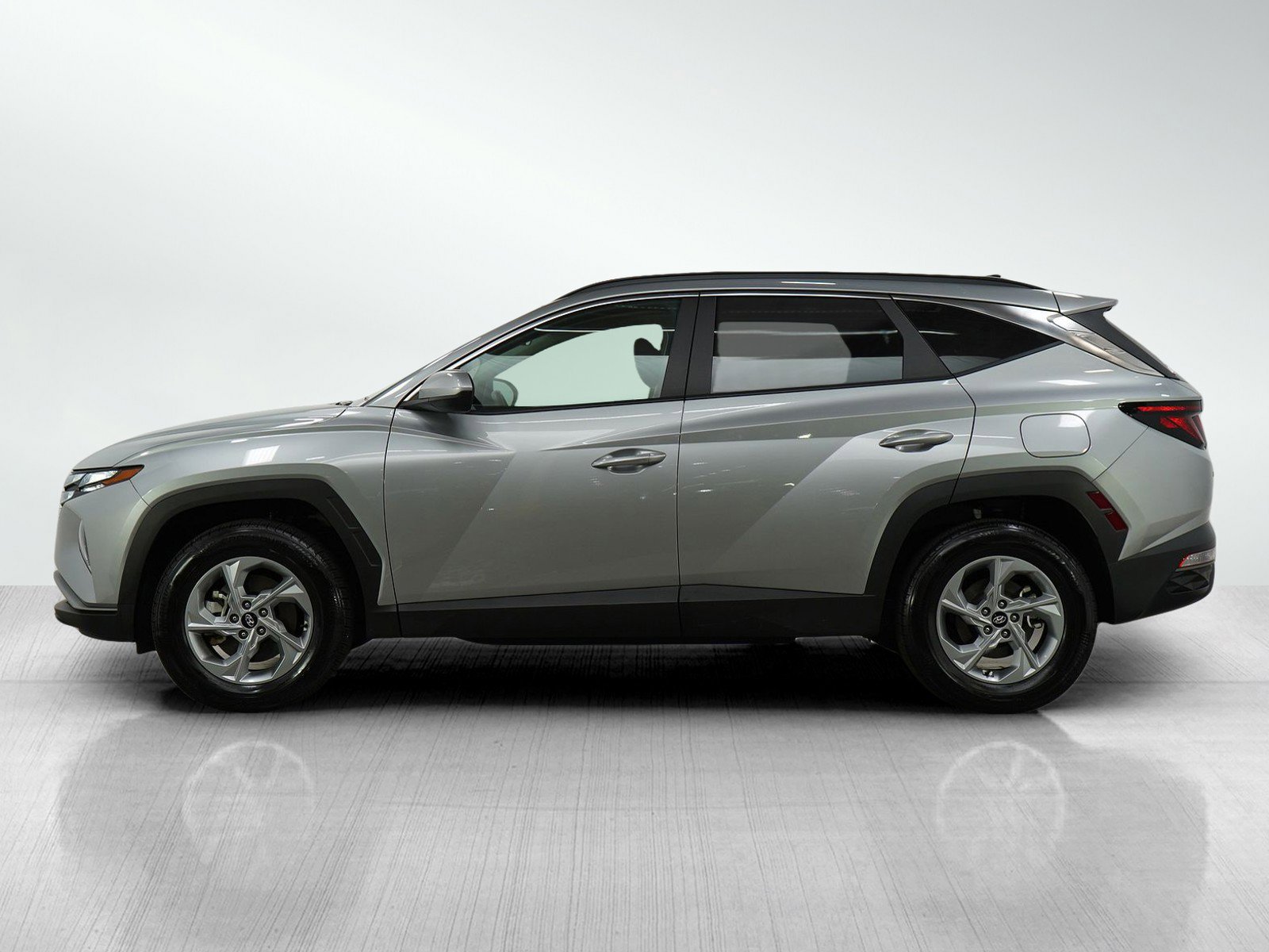 Used 2024 Hyundai Tucson SEL with VIN 5NMJBCDE1RH388682 for sale in Minneapolis, Minnesota