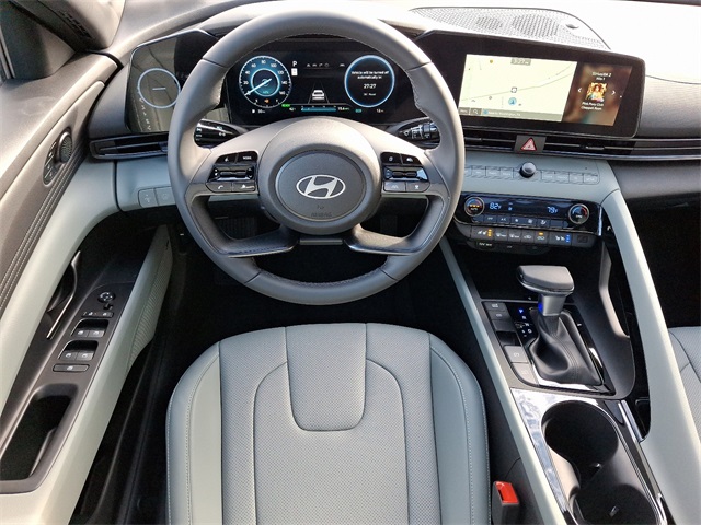 2025 Hyundai Elantra Hybrid Limited photo 10
