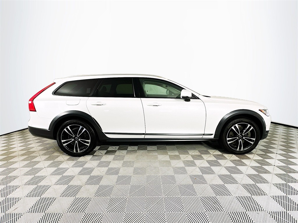 2019 Volvo V90 Cross Country T5 AWD photo 8