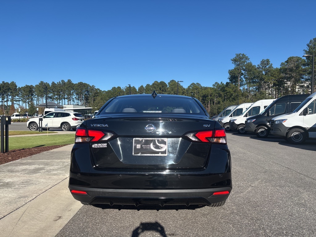 2021 Nissan Versa 1.6 SV photo 2