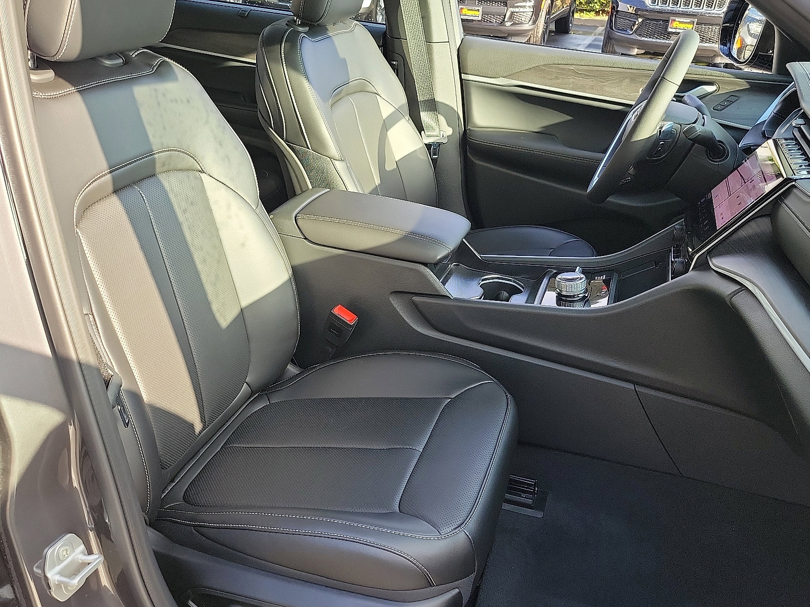 2025 Jeep Grand Cherokee L photo 13