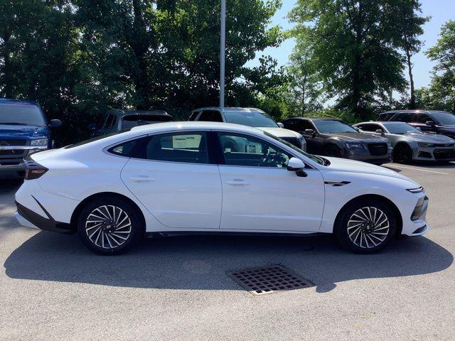 2025 Hyundai Sonata Hybrid SEL photo 4