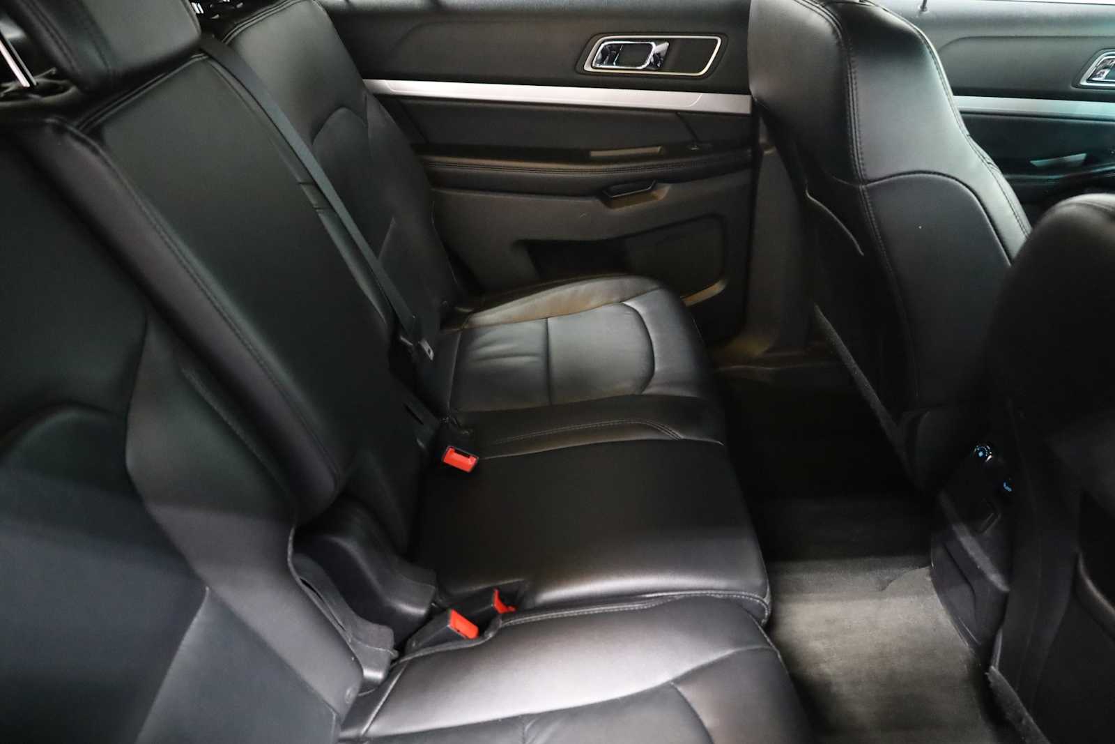 2017 Ford Explorer XLT photo 28