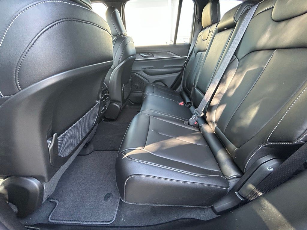 2025 Jeep Grand Cherokee Limited photo 19
