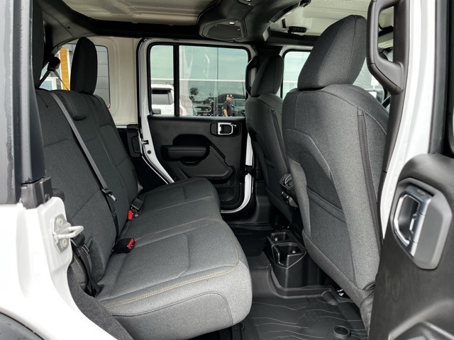 2025 Jeep Wrangler Willys photo 19