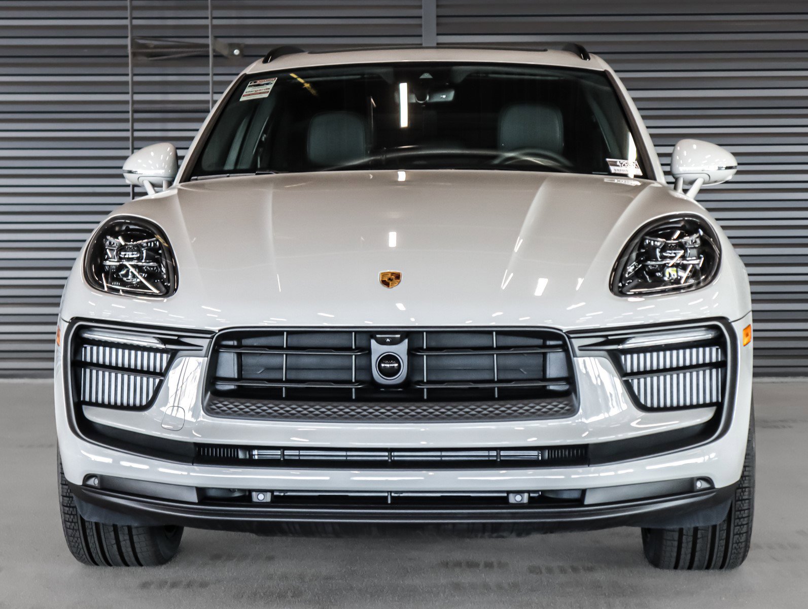 2025 Porsche Macan S photo 8