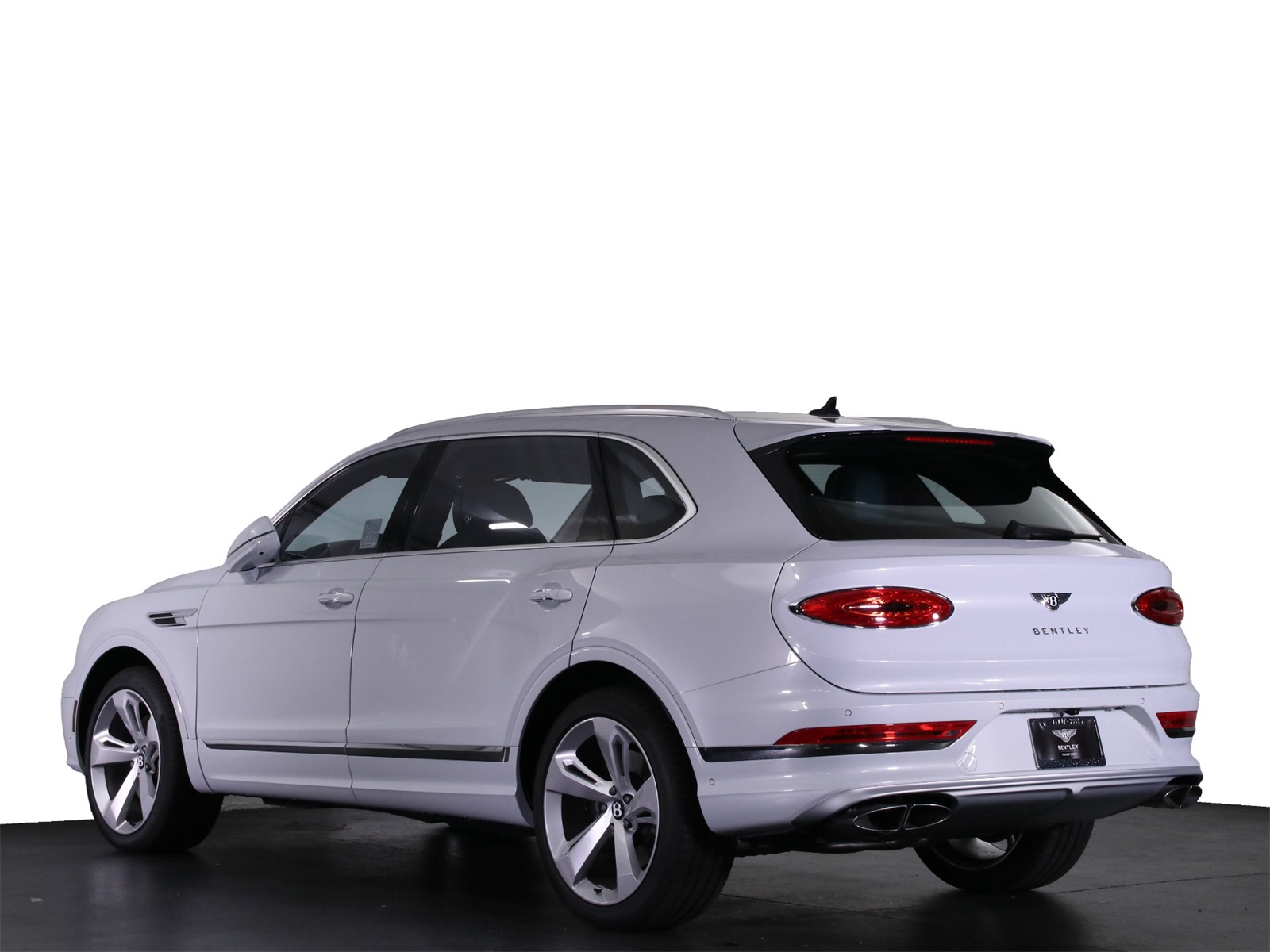 2024 Bentley Bentayga EWB photo 3