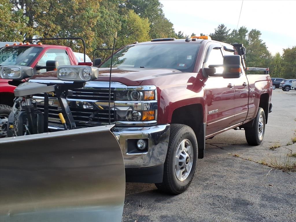 2015 Chevrolet Silverado 2500HD LT photo 2
