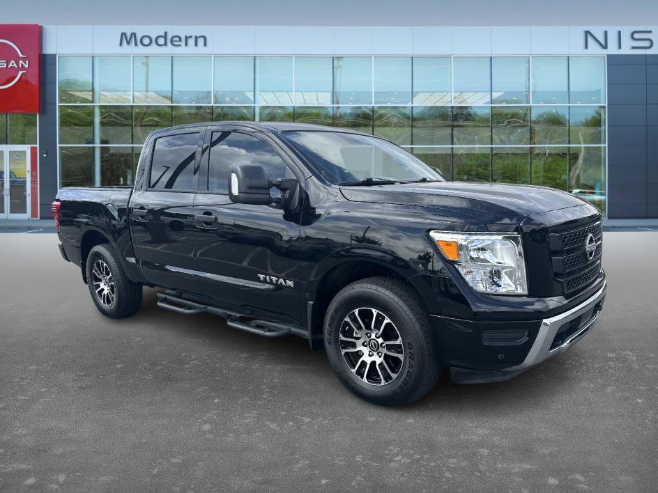2024 Nissan Titan SV photo 3