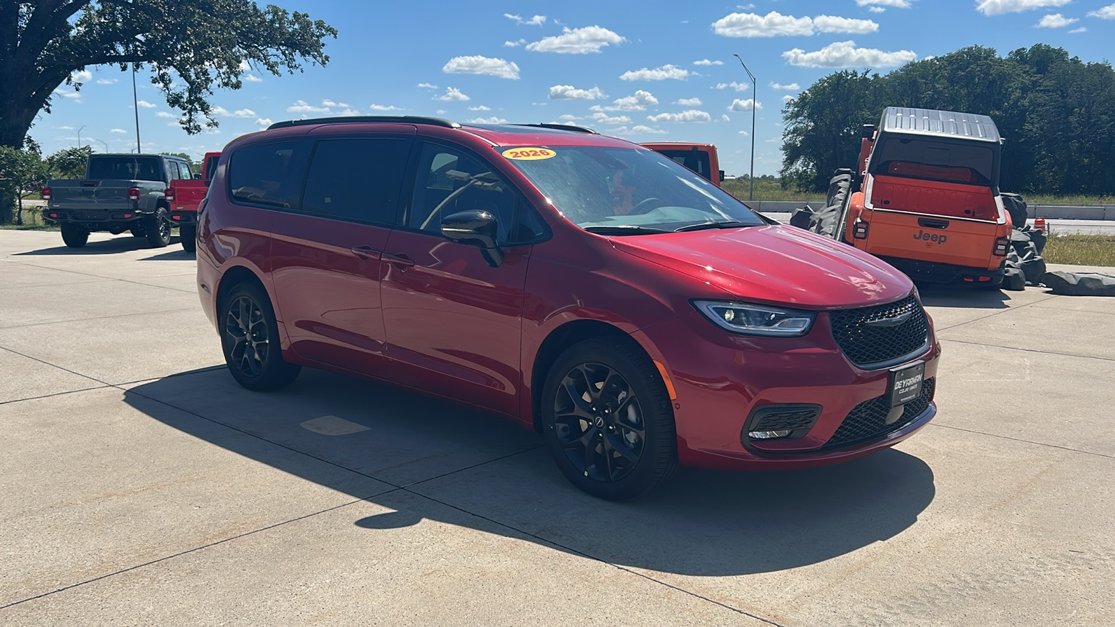 2026 Chrysler Pacifica Limited's photo