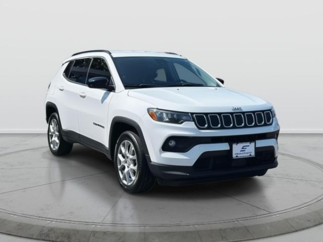 2022 Jeep Compass Latitude Lux's photo