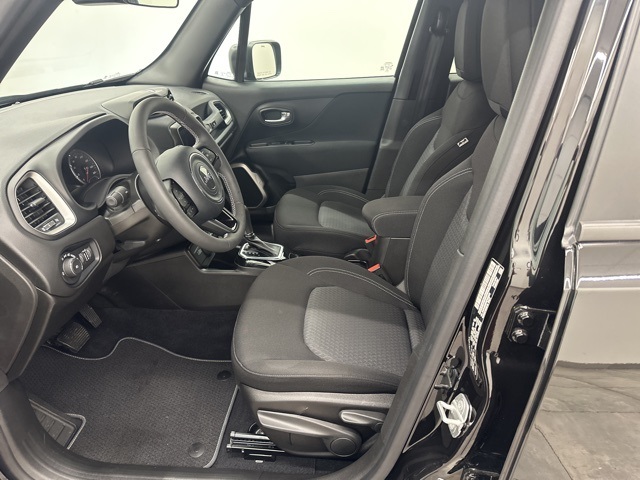 2021 Jeep Renegade Latitude photo 24