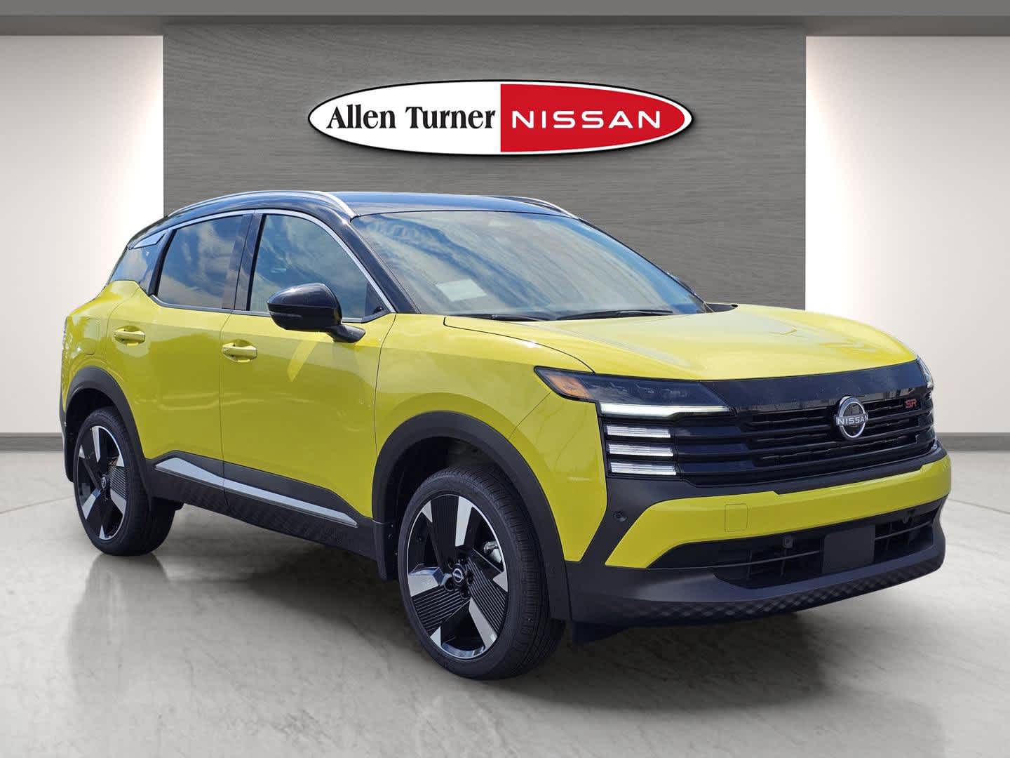 2025 Nissan Kicks SR's photo