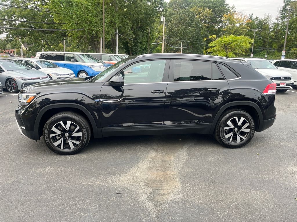 2022 Volkswagen Atlas Cross Sport SE photo 4