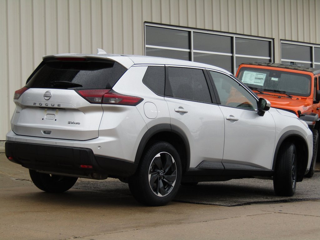 2024 Nissan Rogue SV photo 2