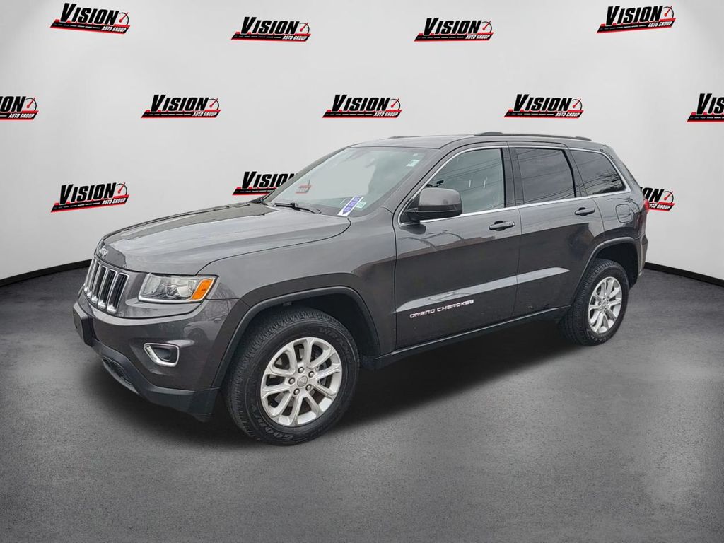 2016 Jeep Grand Cherokee Laredo photo 2