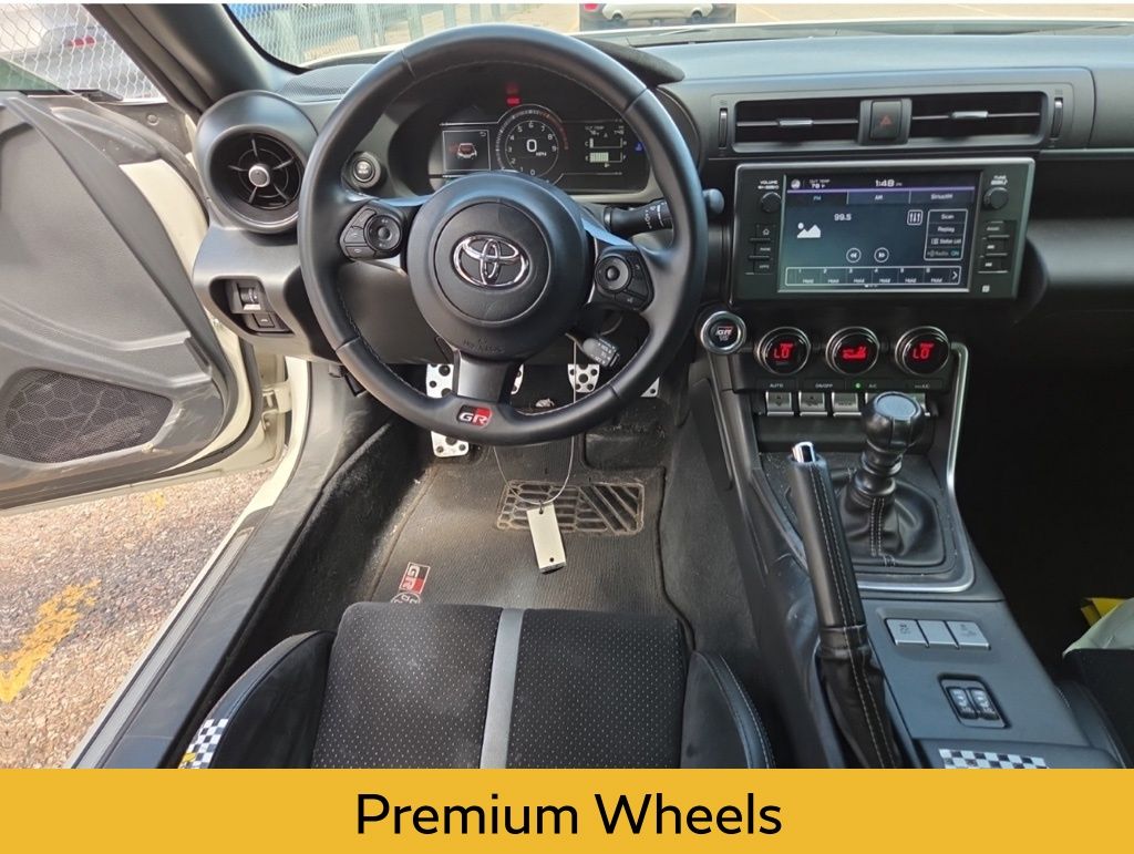 2022 Toyota GR86 Premium photo 5