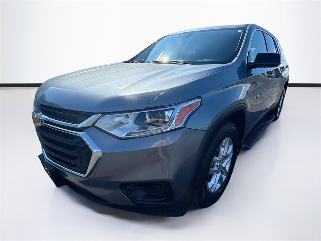 2021 Chevrolet Traverse LS photo 3