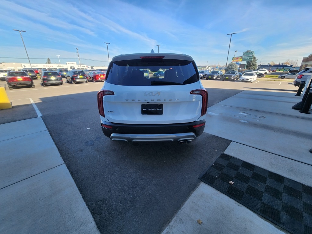 2022 Kia Telluride EX photo 3