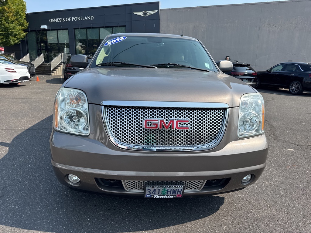 2013 Gmc Yukon Denali photo 2