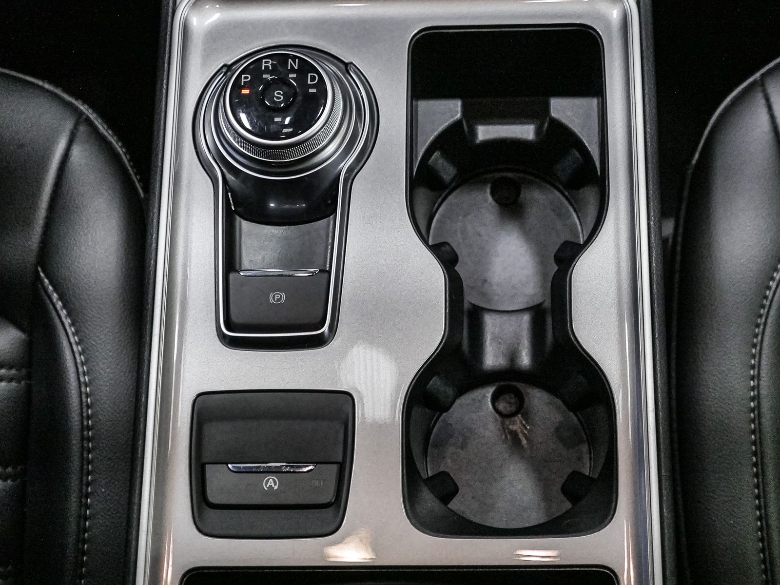 2024 Ford Edge SEL photo 26