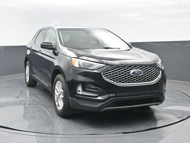 2023 Ford Edge SEL photo 2