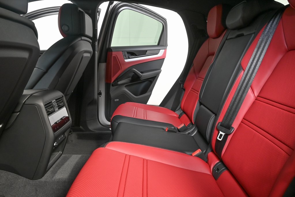 2026 Porsche Cayenne Coupe photo 14